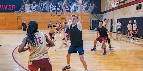 Women's basketball team works out with scout team